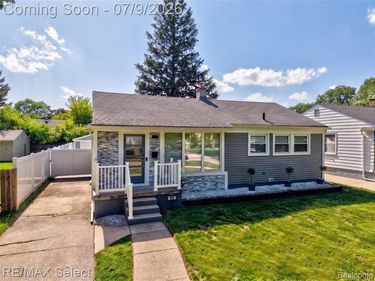 609 N Connecticut Avenue, Royal Oak, MI 48067