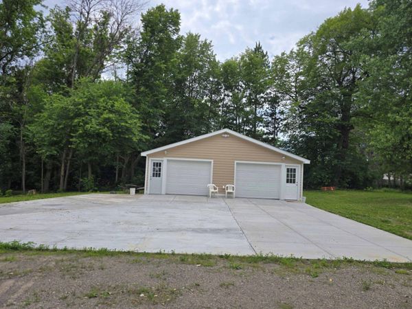 7749 Pioneer Road , Wyoming, MN 55092