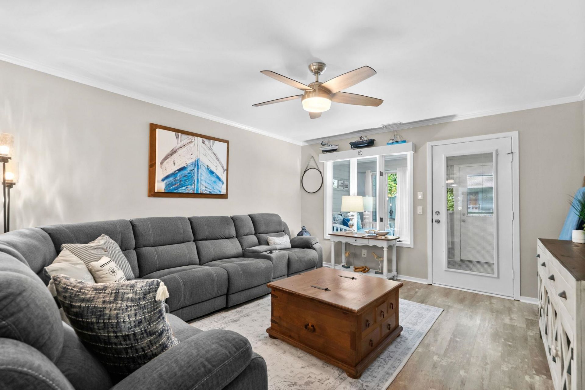 812 Villas Ct.  Photo 10