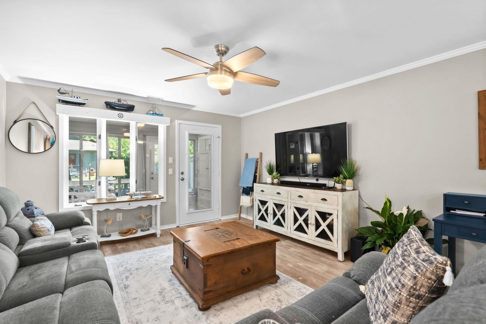 812 Villas Ct.  Photo 11