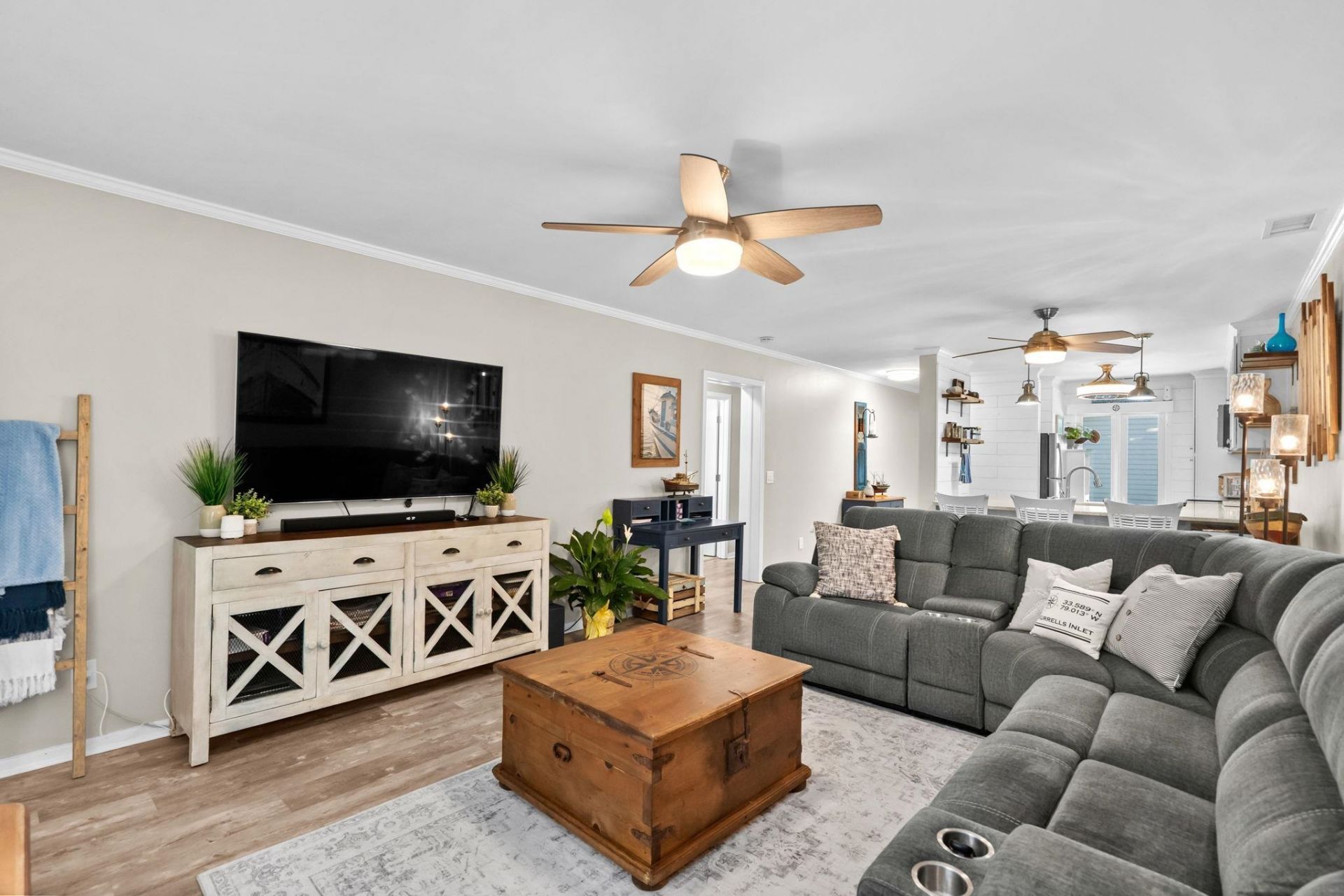 812 Villas Ct.  Photo 12