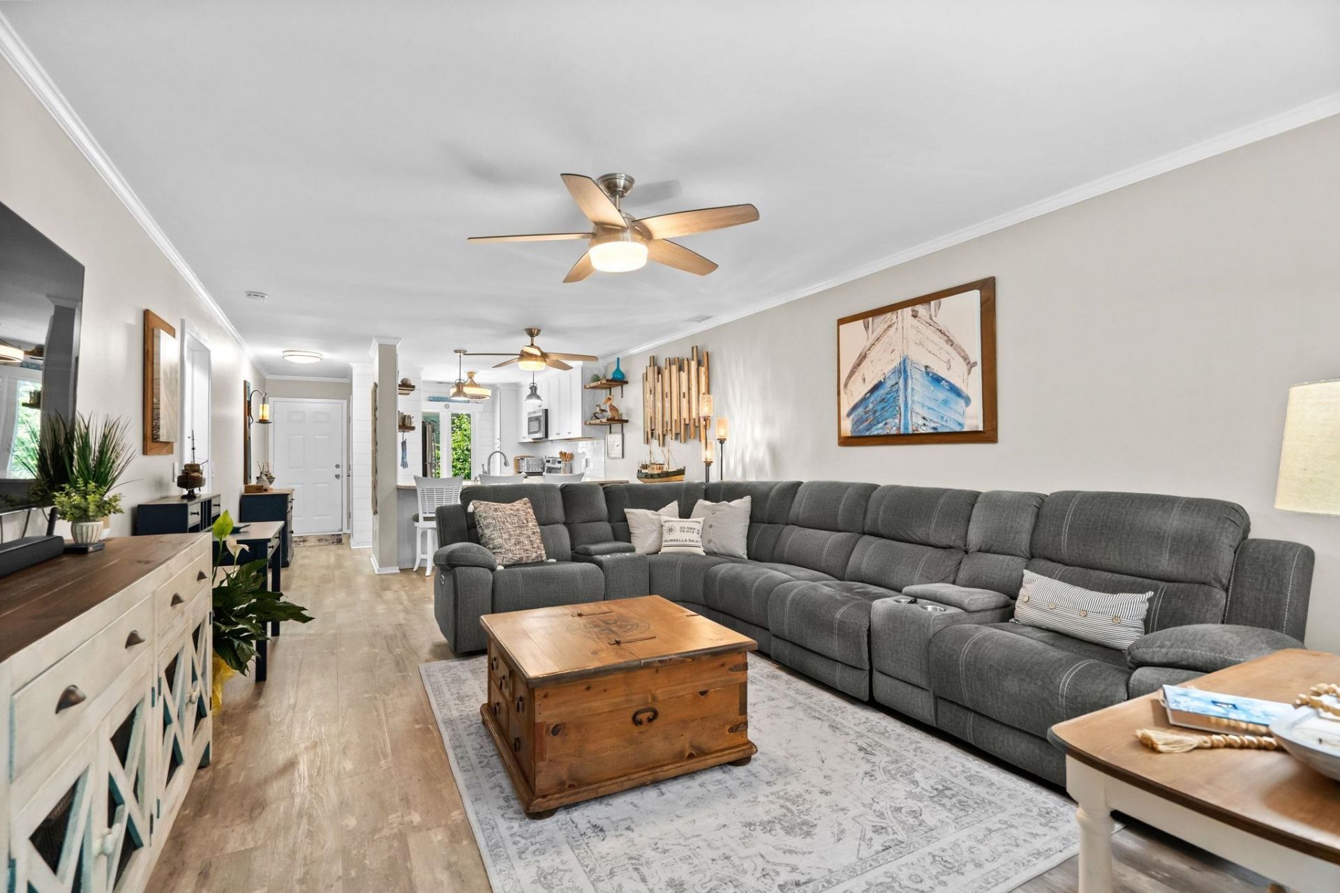 812 Villas Ct.  Photo 13