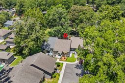812 Villas Ct.  photo 4