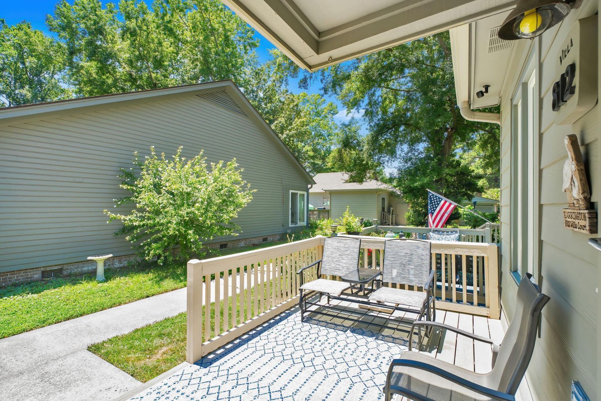 812 Villas Ct.  Photo 6