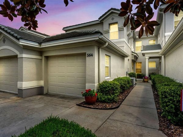 564 GRASSLANDS VILLAGE CIRCLE , LAKELAND, FL 33803