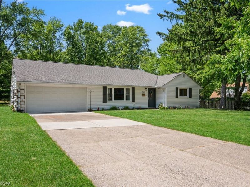 468 Karl Drive, Richmond Heights, OH 44143 Photo 2