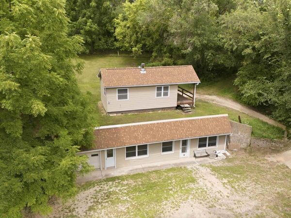 1872 Houlihan Drive, Waterville, IA 52170