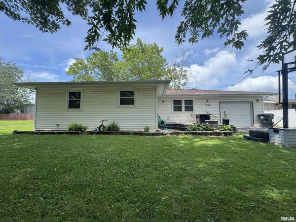 34 MELROSE Lane, Lewistown, IL 61542