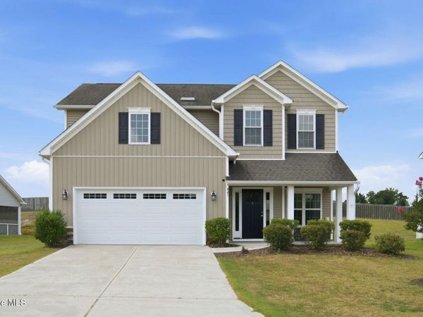 447 Avendale Drive, Rocky Point, NC 28457
