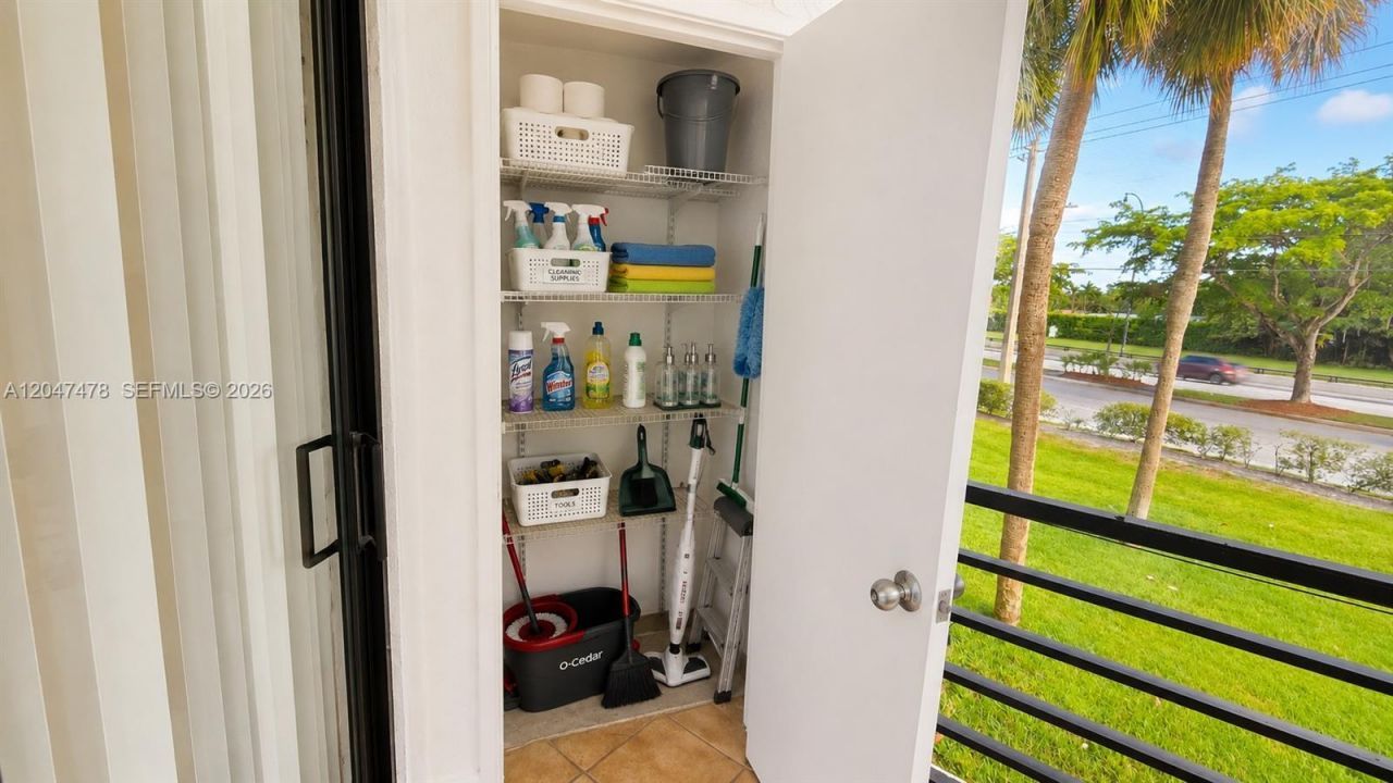 6655 W Broward Blvd , Unit 206, Plantation, FL 33317 Photo