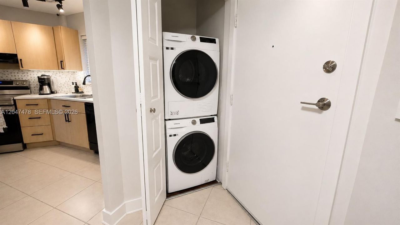 6655 W Broward Blvd , Unit 206, Plantation, FL 33317 Photo