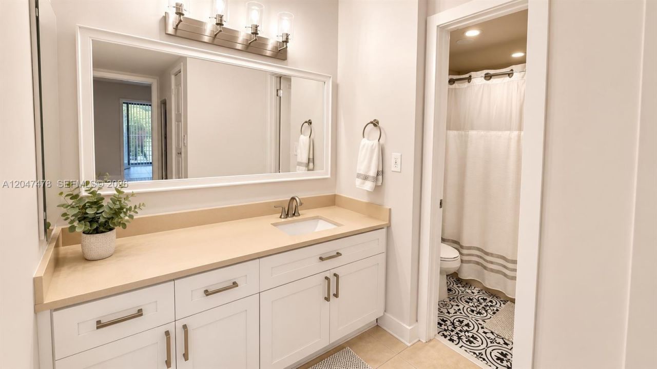 6655 W Broward Blvd , Unit 206, Plantation, FL 33317 Photo