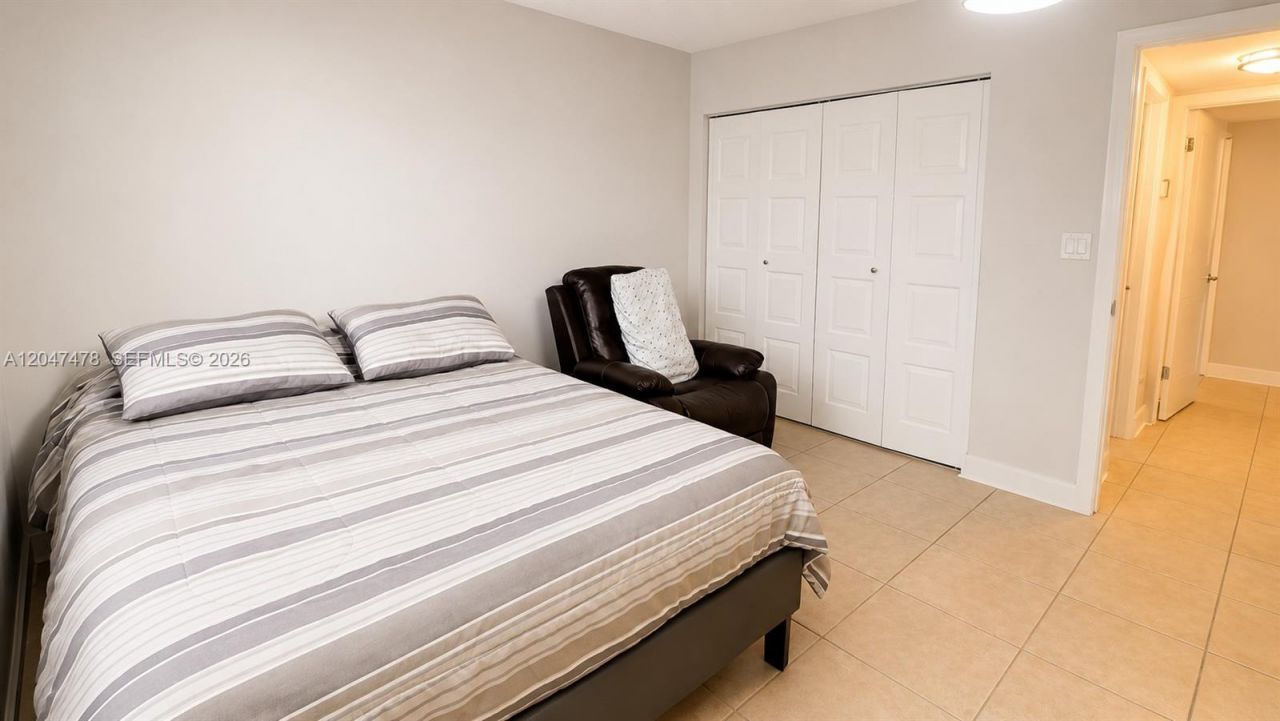 6655 W Broward Blvd , Unit 206, Plantation, FL 33317 Photo
