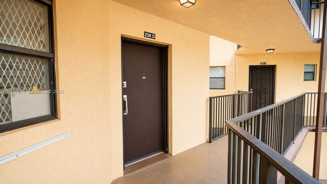 6655 W Broward Blvd , Unit 206, Plantation, FL 33317 Photo