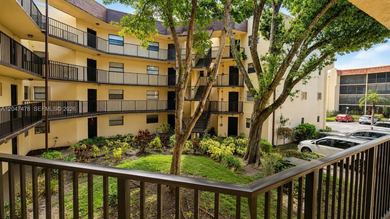 6655 W Broward Blvd , Unit 206, Plantation, FL 33317 Photo
