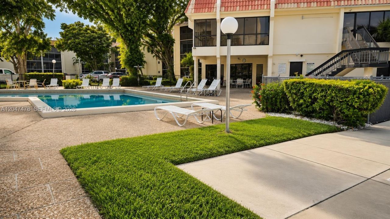 6655 W Broward Blvd , Unit 206, Plantation, FL 33317 Photo