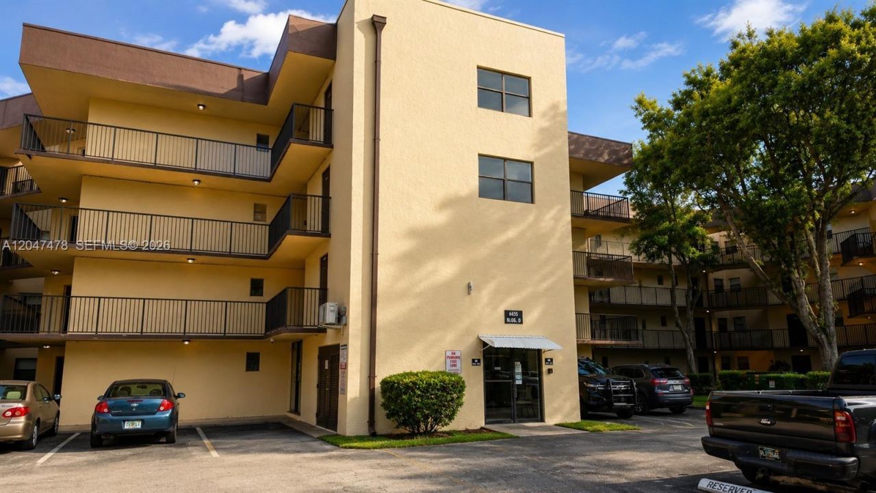 6655 W Broward Blvd , Unit 206, Plantation, FL 33317 Photo