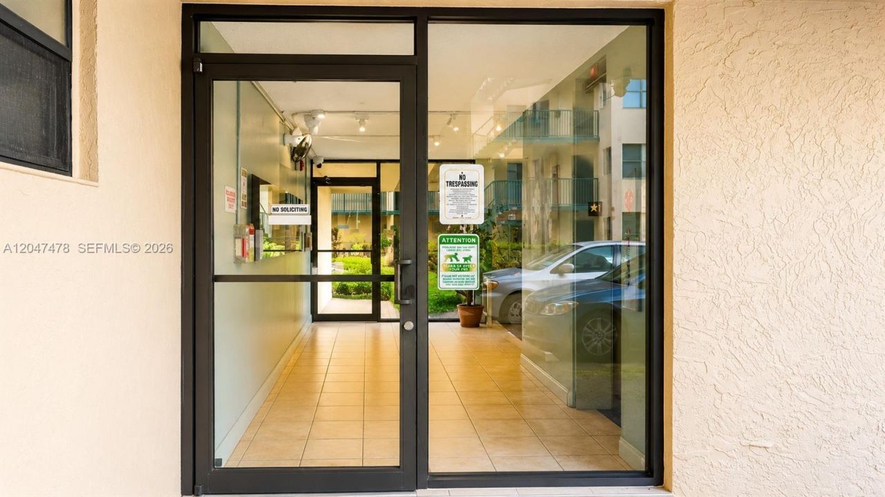6655 W Broward Blvd , Unit 206, Plantation, FL 33317 Photo