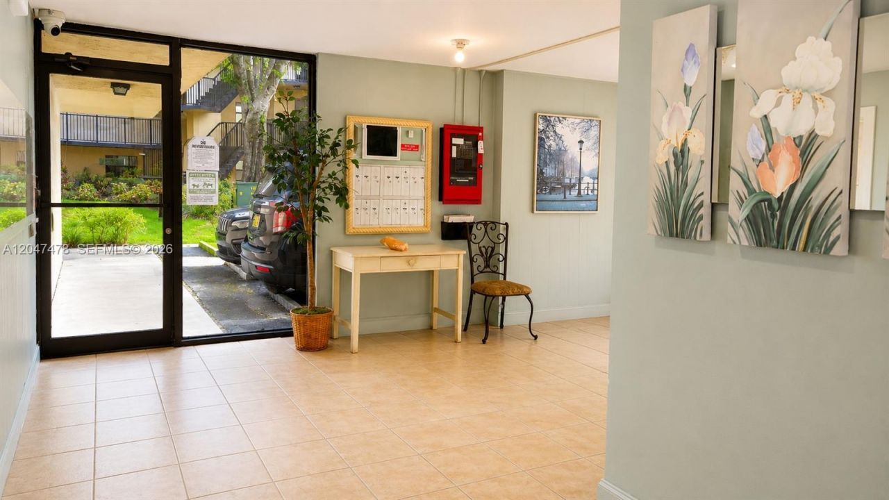 6655 W Broward Blvd , Unit 206, Plantation, FL 33317 Photo