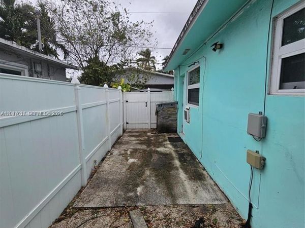 915 SW 16th St , Unit 1-2, Fort Lauderdale, FL 33315