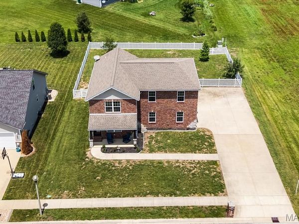 10009 PATRIOT Drive, Breese, IL 62230