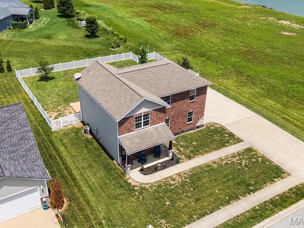 10009 PATRIOT Drive, Breese, IL 62230