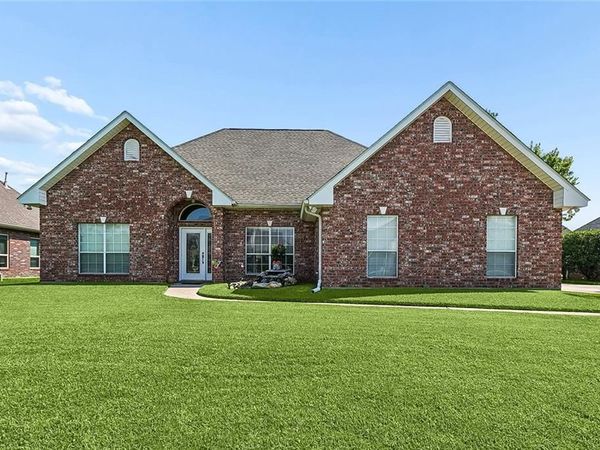 556 CYPRESS Drive , Luling, LA 70070