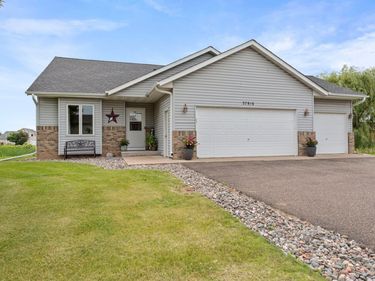 37816 Hawthorne Avenue, North Branch, MN 55056