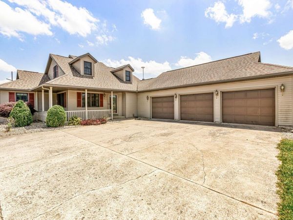 103 South Drive, Ligonier, IN 46767
