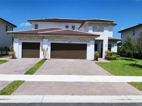 4255 SW 123rd Ter , Davie, FL 33330