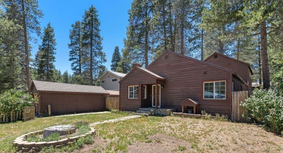 10136 Sierra Avenue, Truckee, CA 96161 Photo