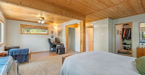 10136 Sierra Avenue, Truckee, CA 96161 Photo