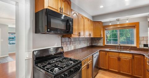 10136 Sierra Avenue, Truckee, CA 96161 Photo
