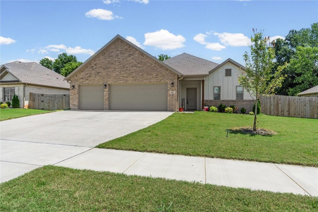 82 N Sheep Dog Avenue, Farmington, AR 72730 Main Photo