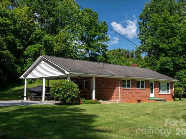 40 Double Island Road , Burnsville, NC 28714