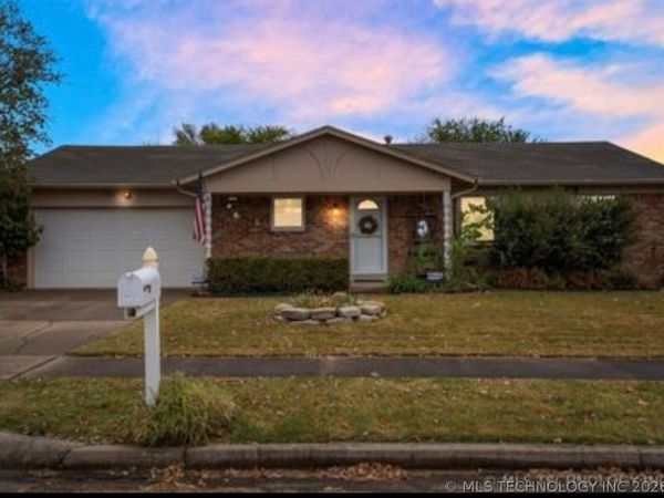 1025 N Hickory Place , Broken Arrow, OK 74012