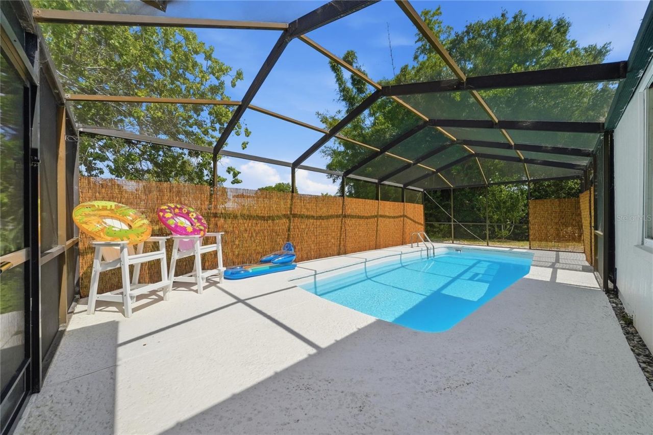 197 Overbrook Drive E, Largo, FL 33770 Photo