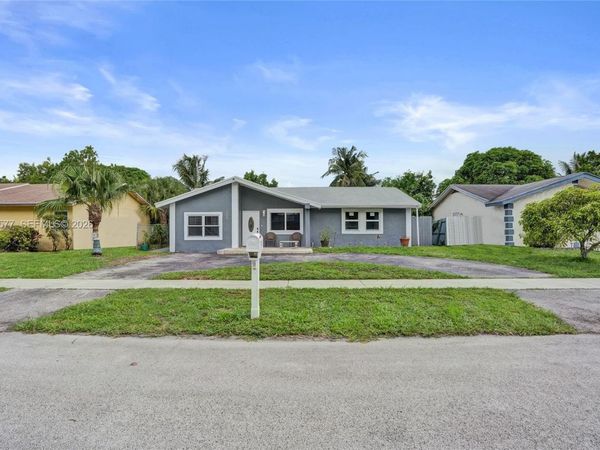 7812 SW 7th Pl , North Lauderdale, FL 33068