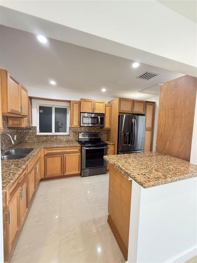 4172 NW 201st St , Unit 1, Miami Gardens, FL 33055 Photo