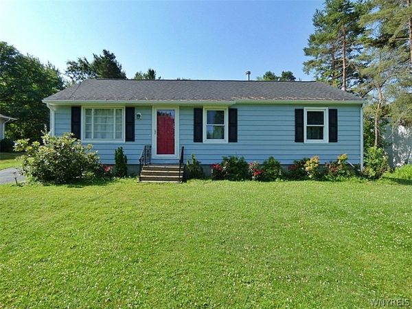 7399 Michael Road , Orchard Park, NY 14127