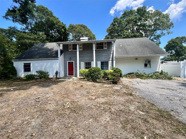 119 Holbrook Road , Holbrook, NY 11741