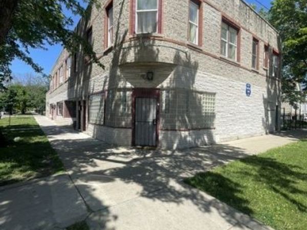 4200 W Hirsch Street , Chicago, IL 60651