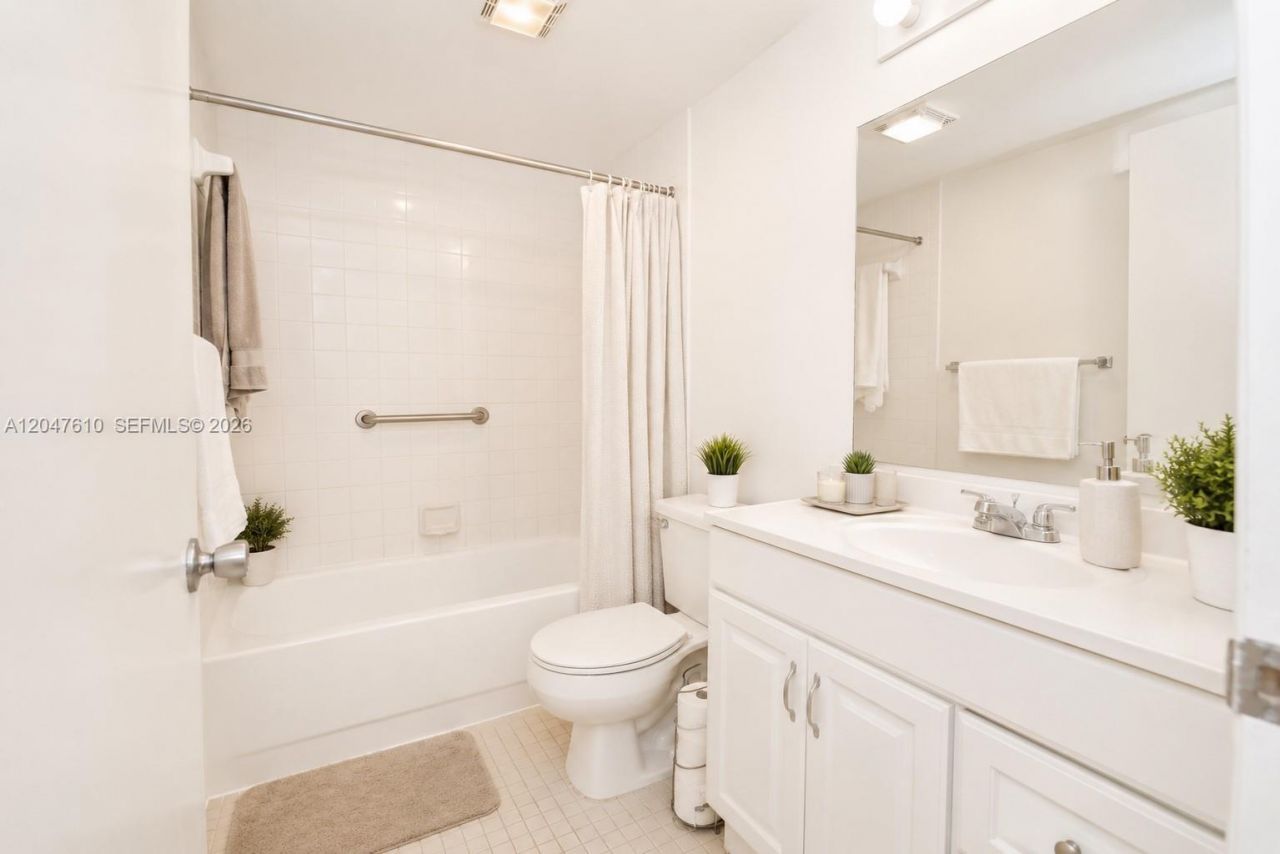 1251 SW 125th Ave, Unit 402T, Pembroke Pines, FL 33027 Photo