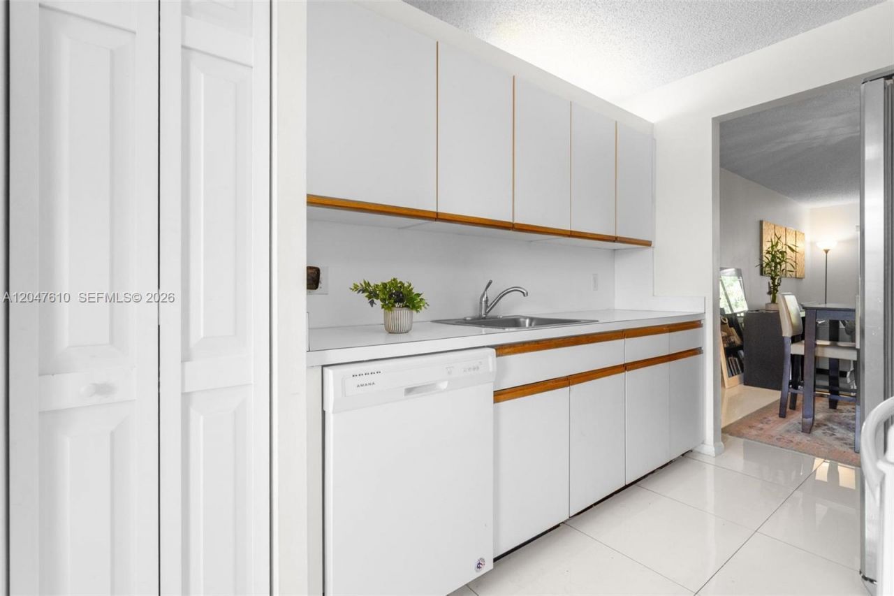1251 SW 125th Ave, Unit 402T, Pembroke Pines, FL 33027 Photo