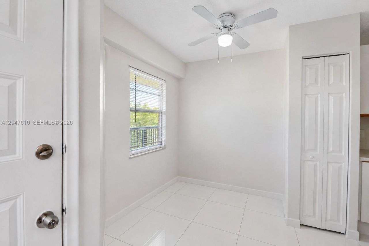 1251 SW 125th Ave, Unit 402T, Pembroke Pines, FL 33027 Photo
