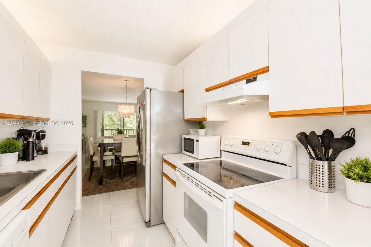1251 SW 125th Ave, Unit 402T, Pembroke Pines, FL 33027 Photo