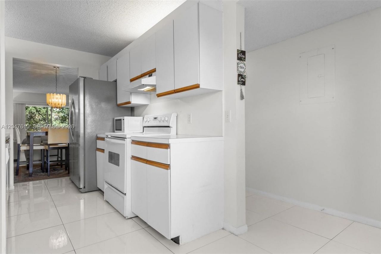 1251 SW 125th Ave, Unit 402T, Pembroke Pines, FL 33027 Photo