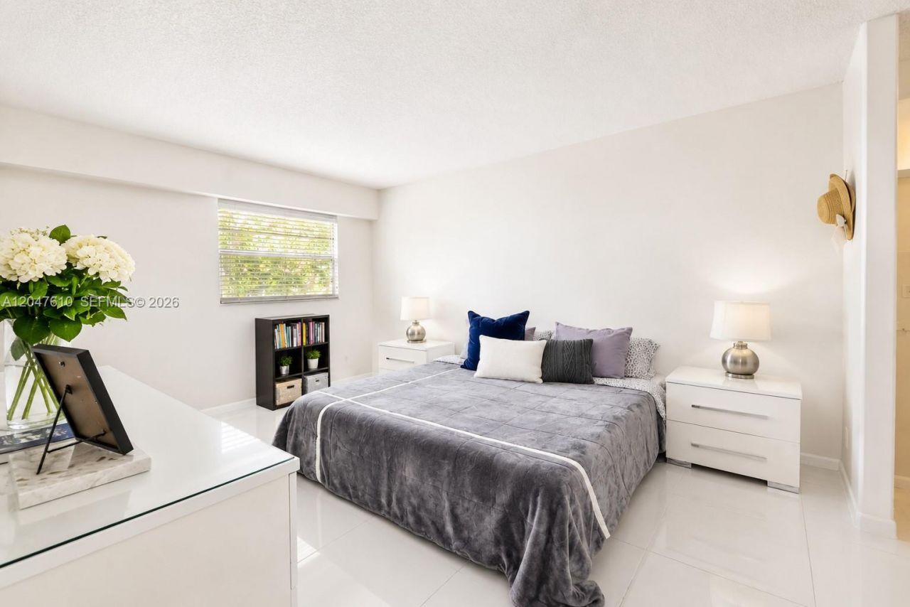 1251 SW 125th Ave, Unit 402T, Pembroke Pines, FL 33027 Photo