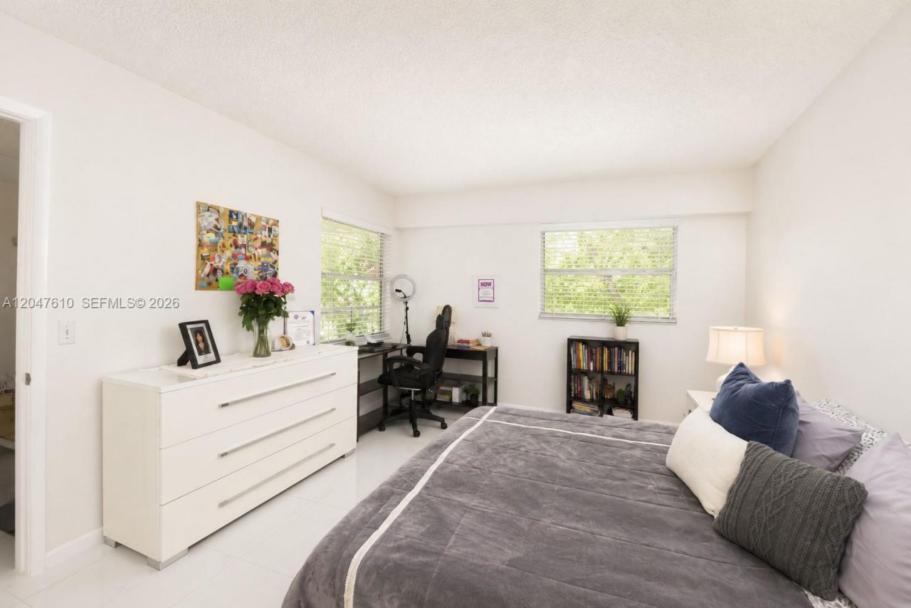 1251 SW 125th Ave, Unit 402T, Pembroke Pines, FL 33027 Photo
