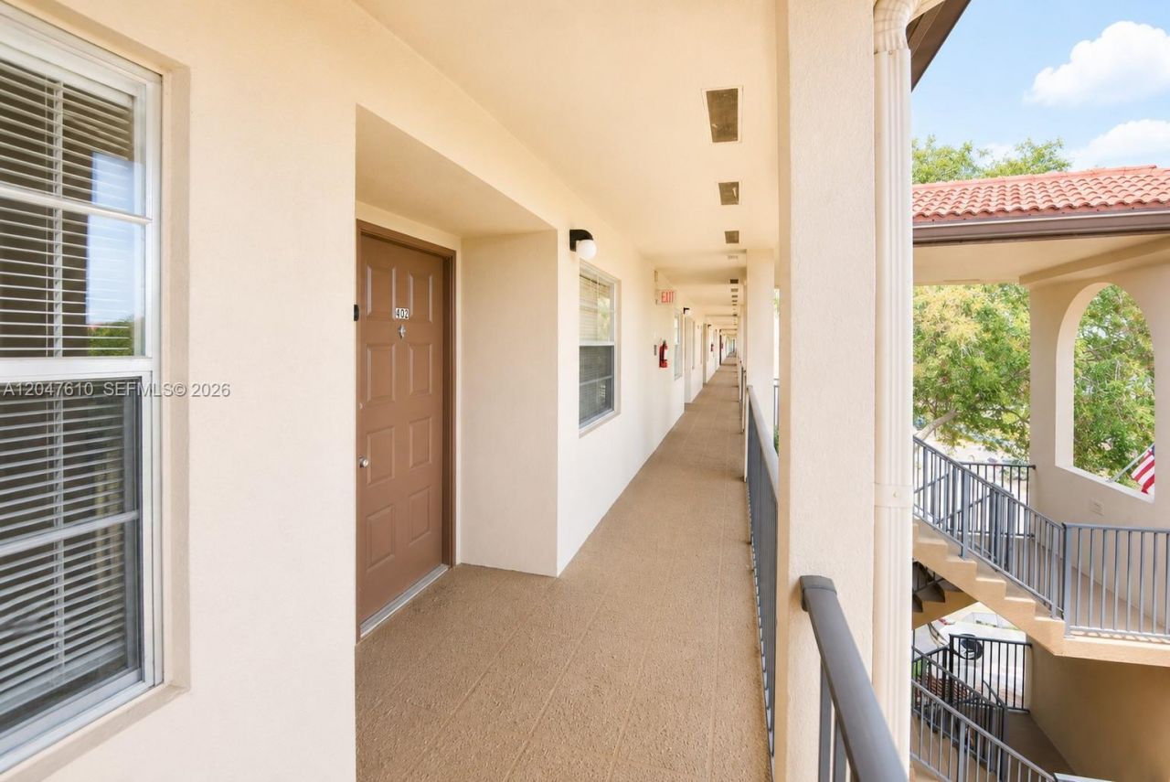1251 SW 125th Ave, Unit 402T, Pembroke Pines, FL 33027 Photo